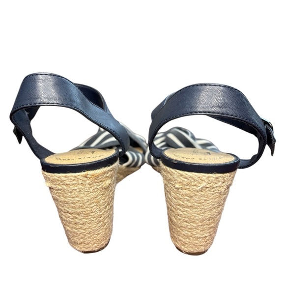 NWOT CLARKS Women's Margee Beth Stripe Navy White Marine Wedge Sandal, Size 9W - Picture 2 of 12
